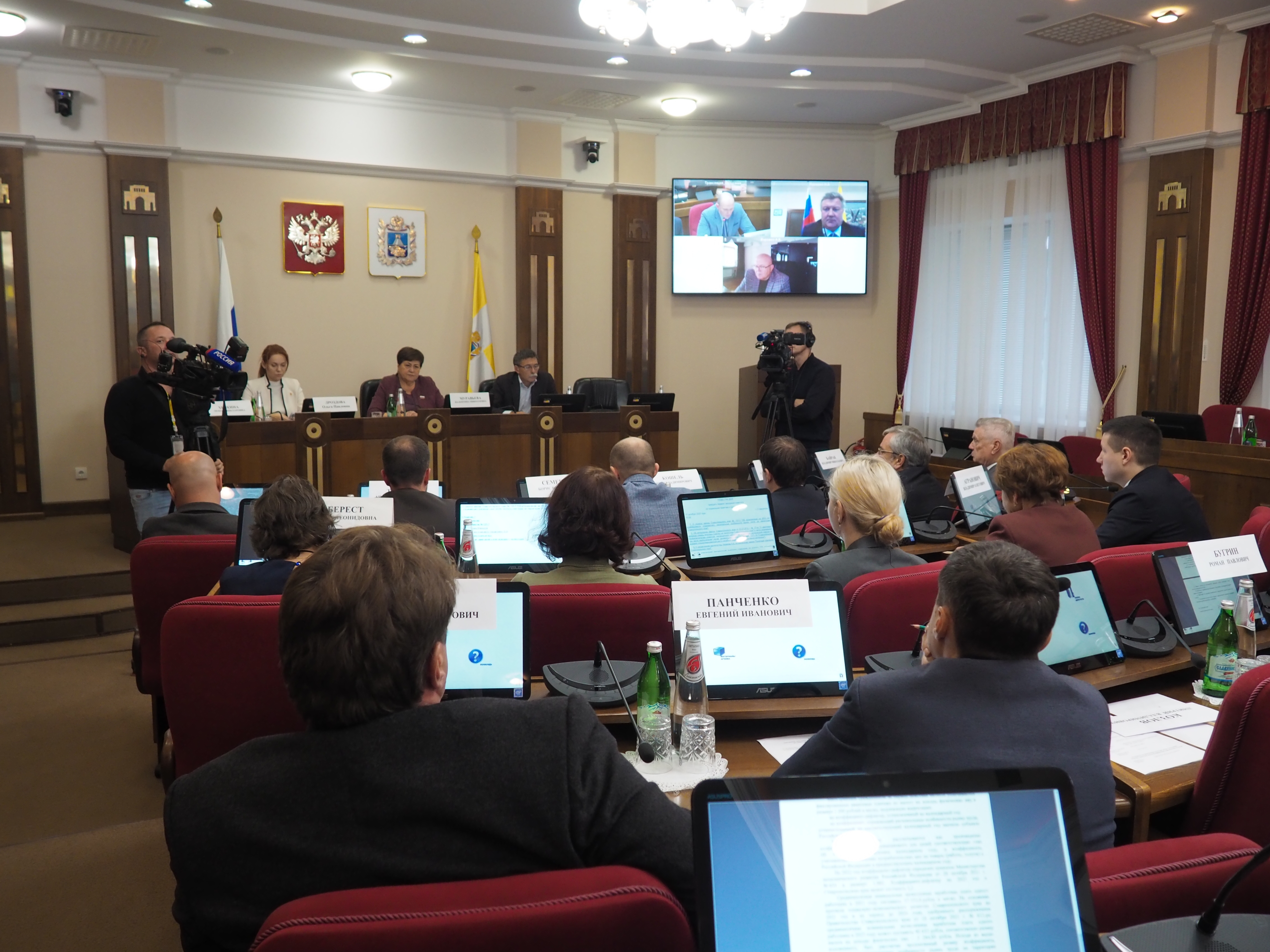 В краевой Думе предлагают изменить налоговую нагрузку на иностранных работников