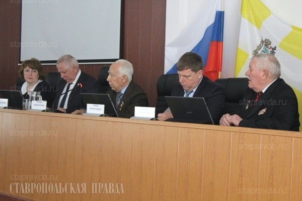 О патриотическом воспитании молодежи говорили депутаты с активом Кочубеевского района