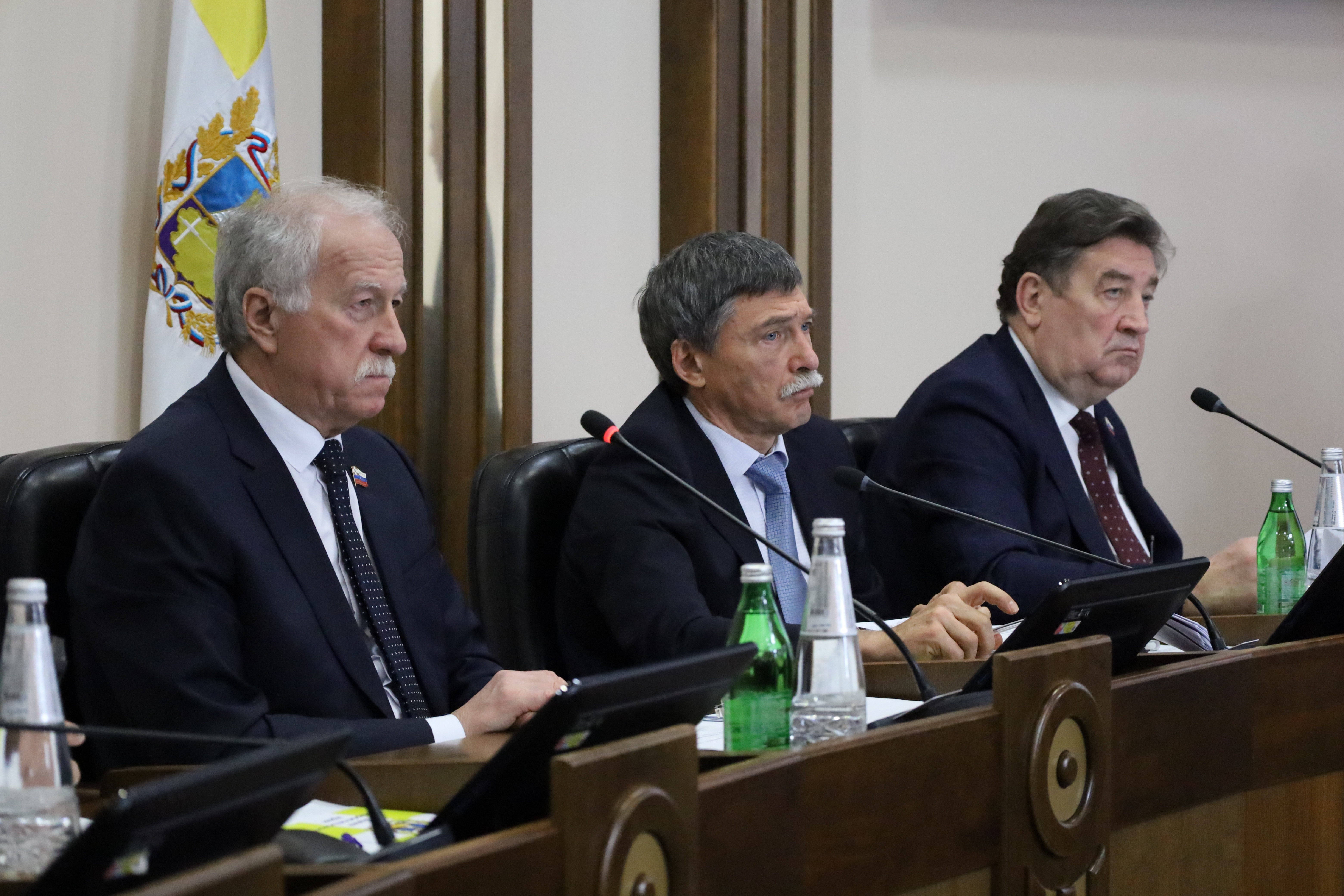 Дума Ставрополья установила административную ответственность за стихийную парковку электросамокатов