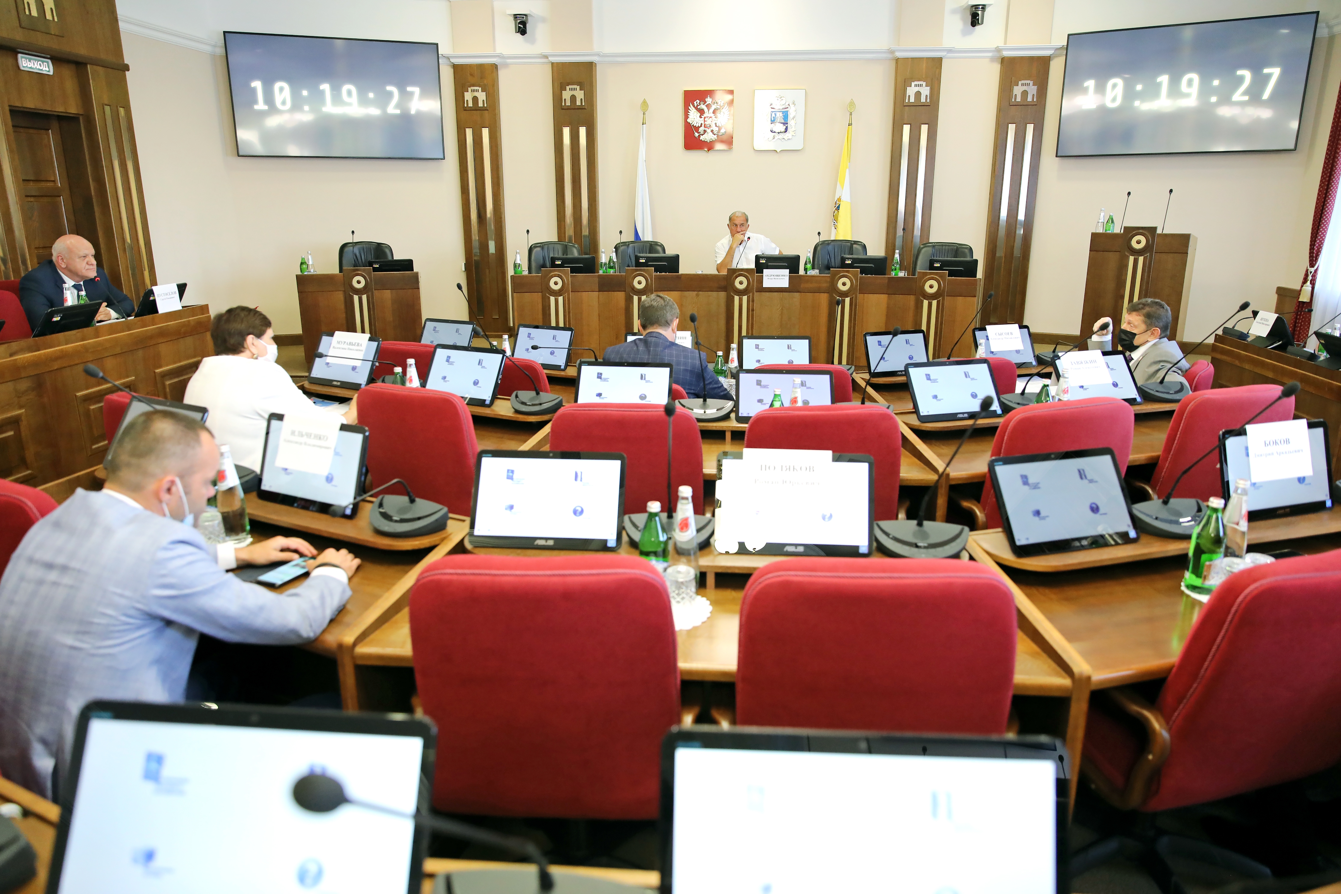 Закон о бесплатных парковках возле социальных объектов обсудили в Думе Ставропольского края