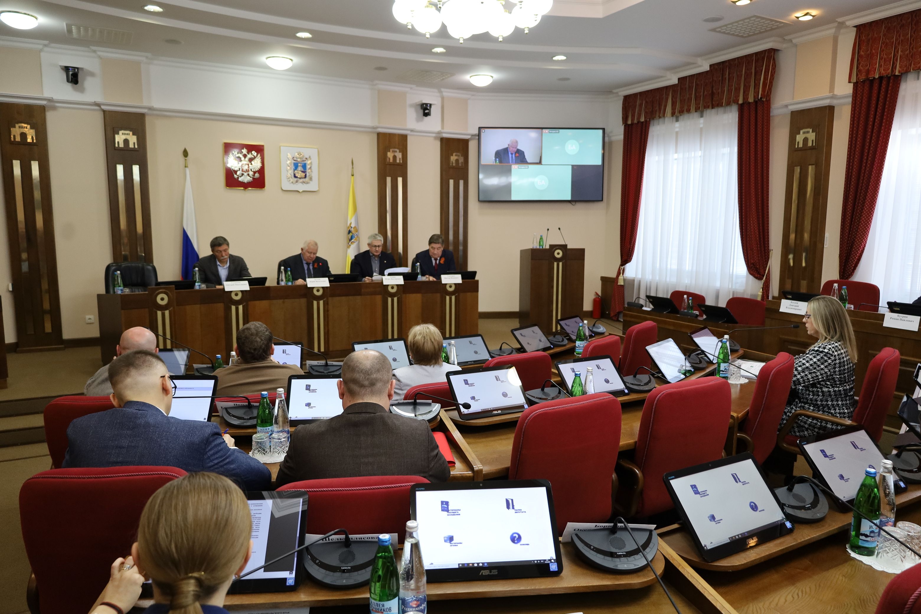 Вопросы экономического развития муниципалитетов рассмотрены на заседании профильного комитета Думы