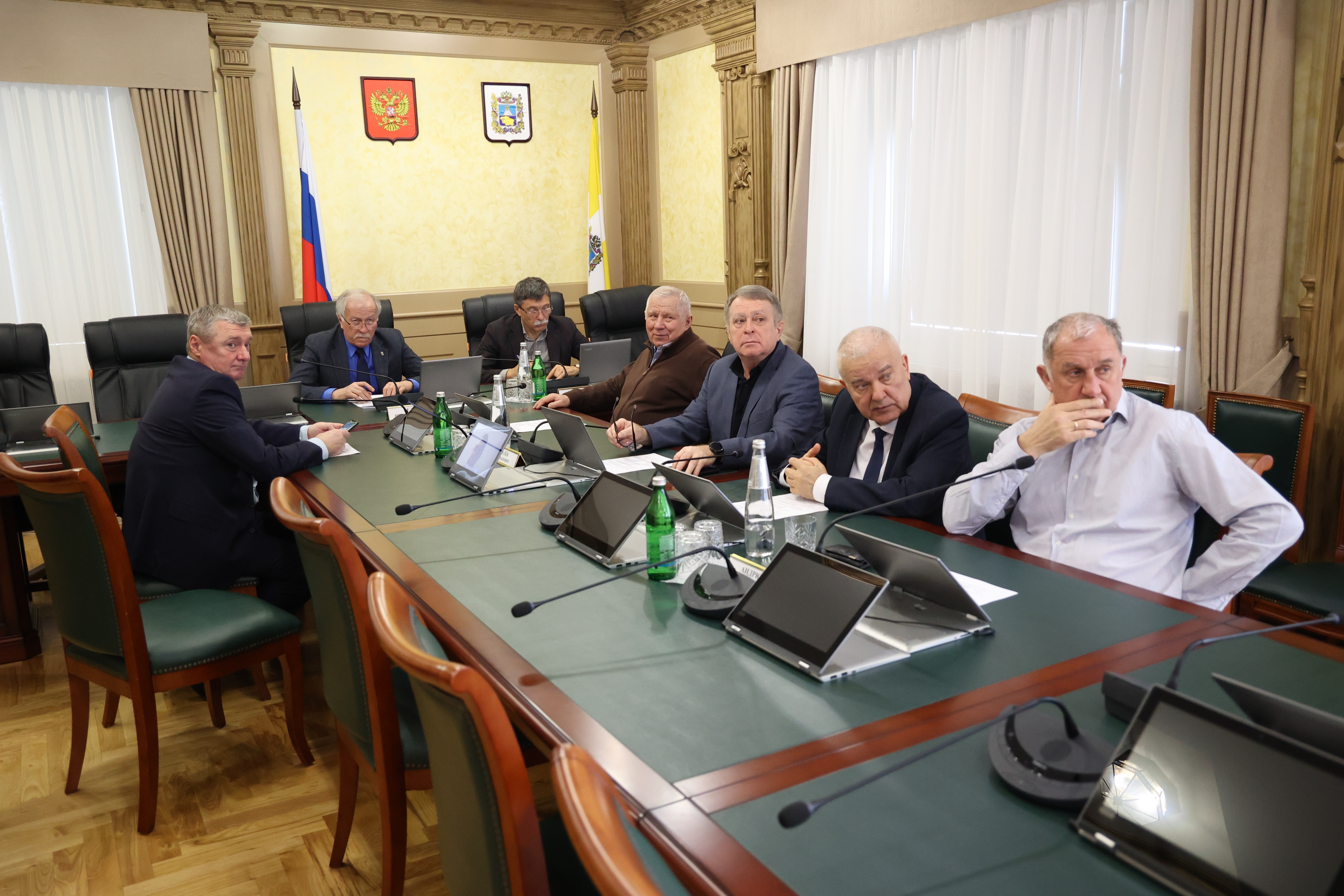 На Ставрополье готовятся к внедрению новые механизмы поддержки предпринимателей и самозанятых граждан – участников СВО