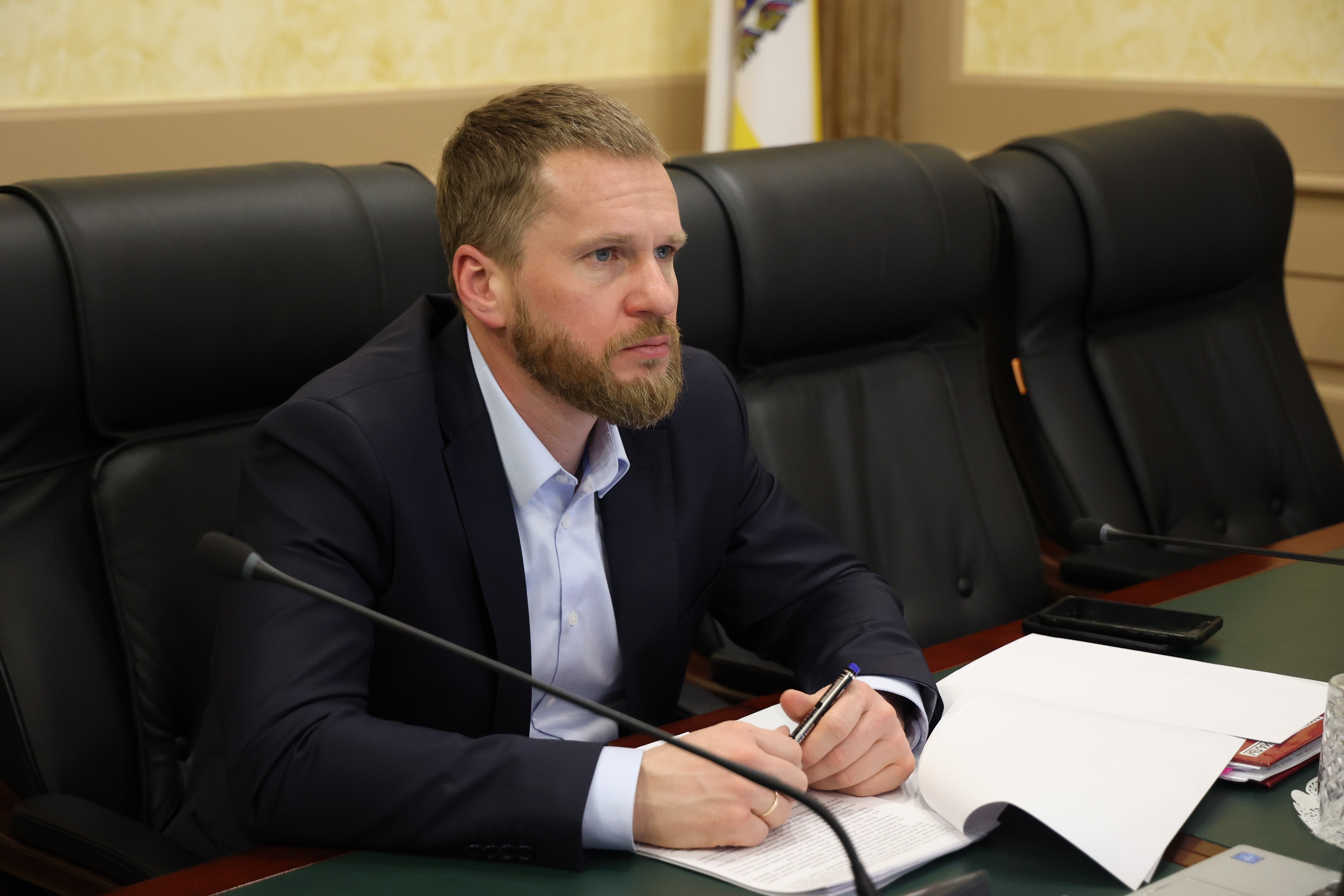 В Госдуме состоялись публичные обсуждения проекта Стратегии молодежной политики в России до 2030 года