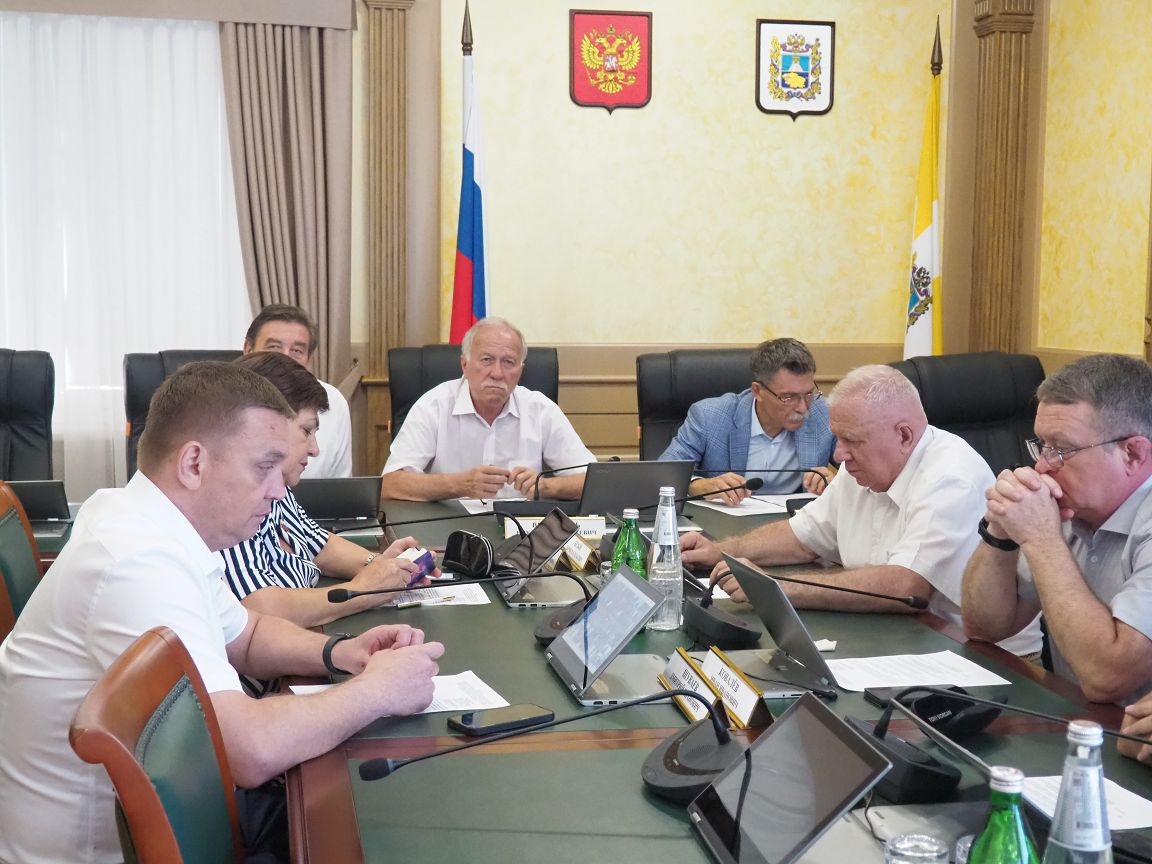 Промышленность Ставрополья успешно работает в условиях экономических санкций
