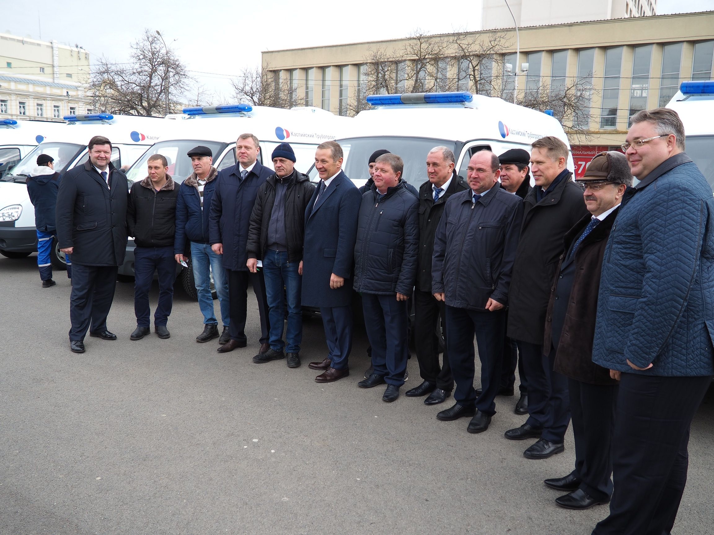 Медучреждения края получили новые автомобили скорой помощи