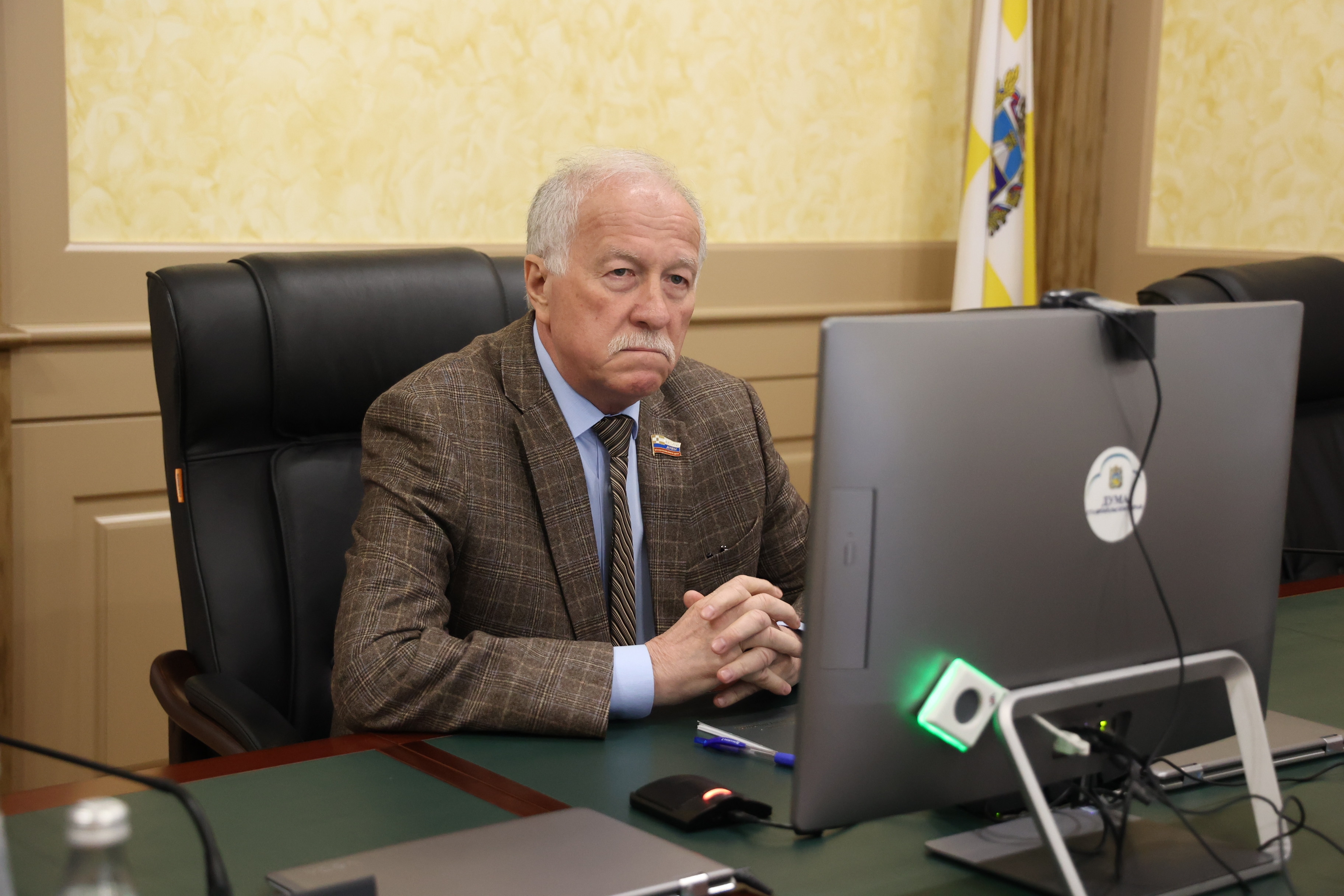 Краевые депутаты готовятся к отчету и посланию главы Ставрополья
