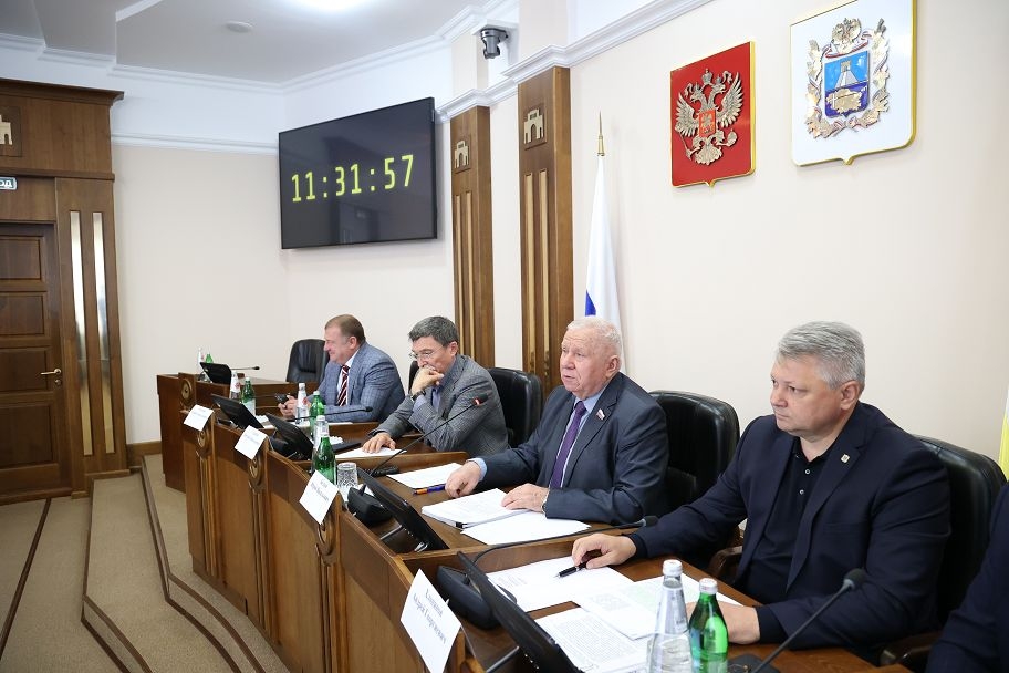 На предварительном обсуждении отчета главы Ставрополья краевые депутаты подняли вопрос водоснабжения территорий