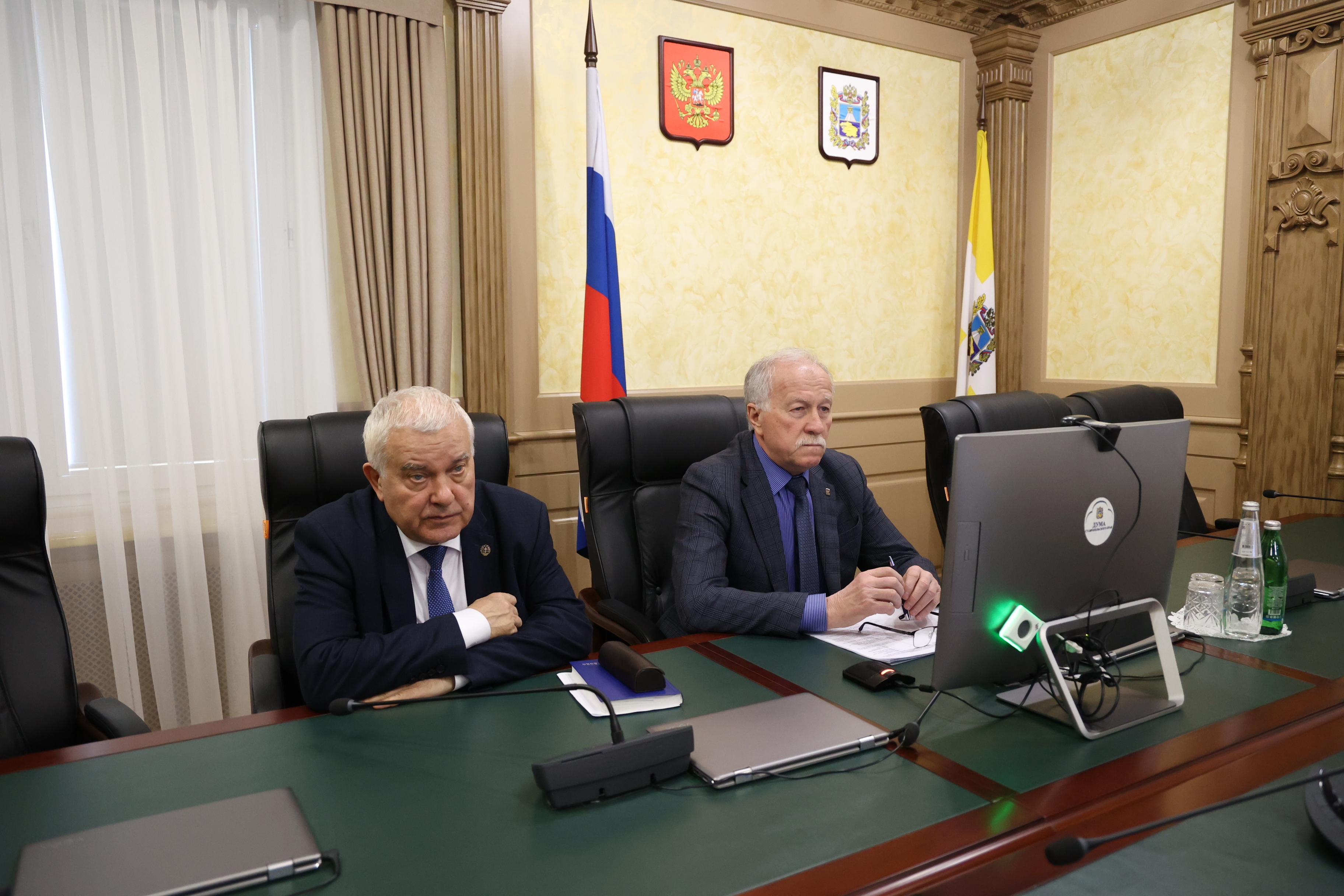 Депутаты Думы приняли участие в обсуждении мер противодействия незаконной миграции и нелегальной трудовой деятельности