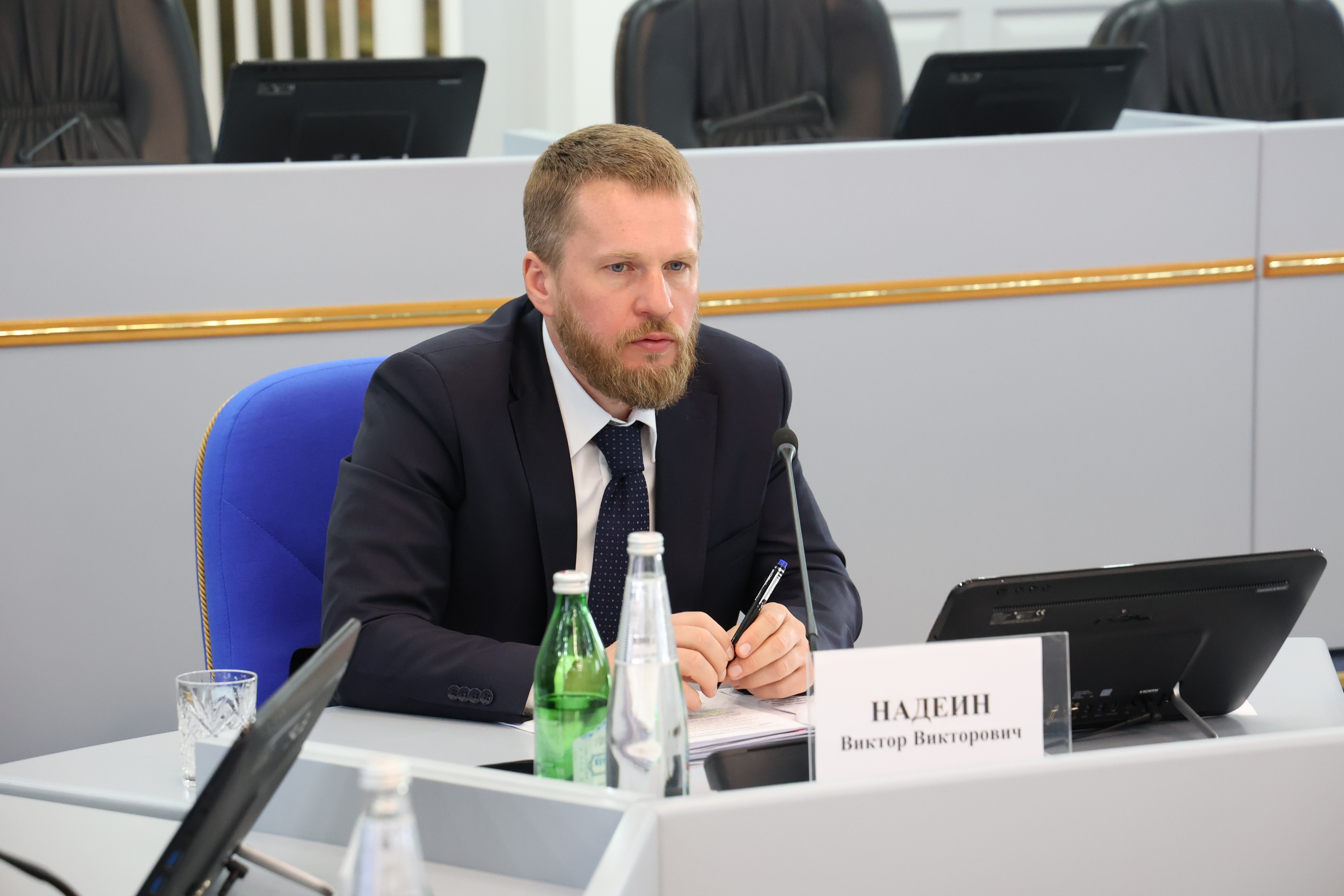 Виктор Надеин: контроль исполнения краевых законов – одна из основных задач депутатов Думы