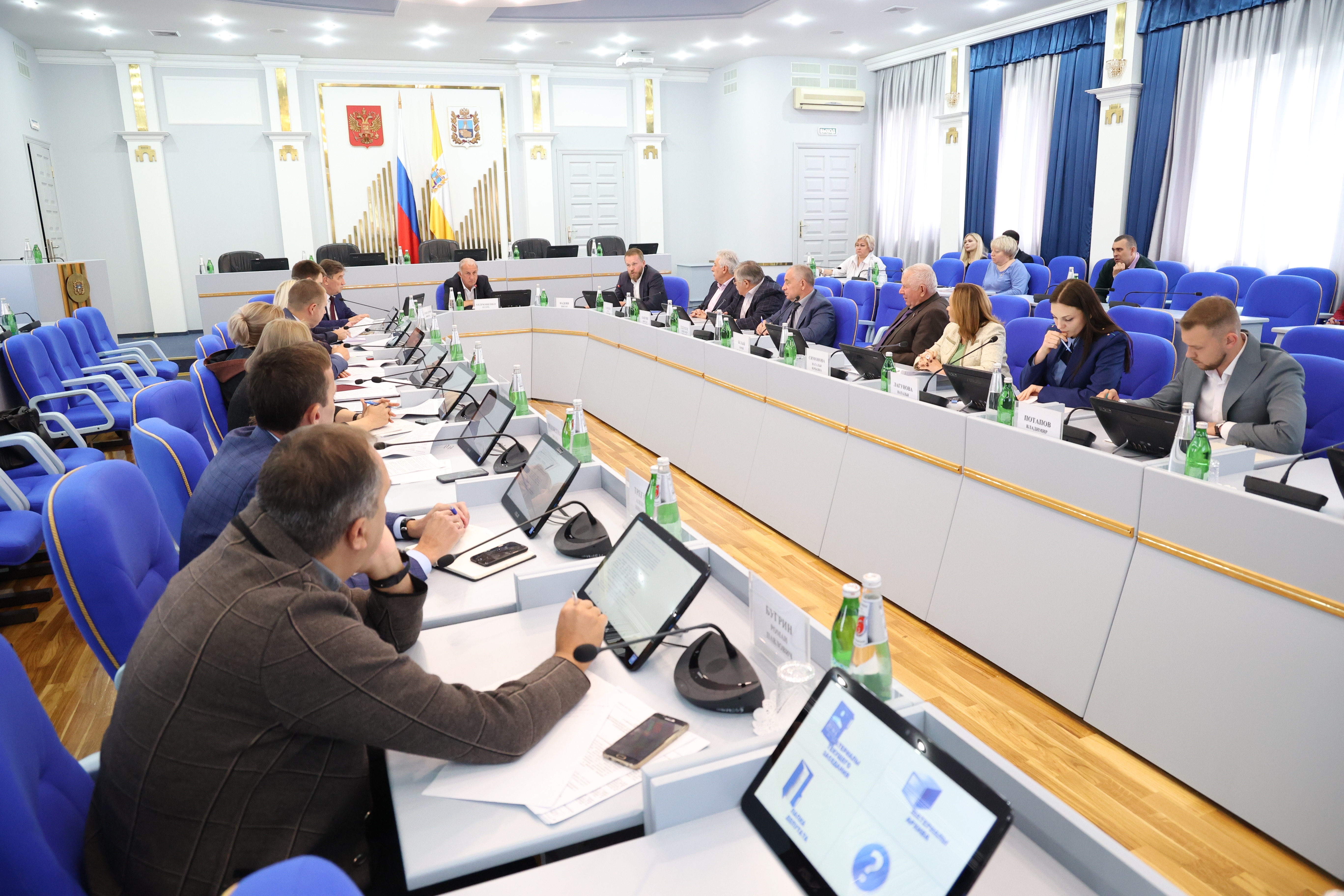 Депутаты работают над проектом краевого закона в области обращения с животными без владельцев