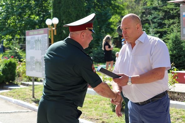 Благодарим за службу!