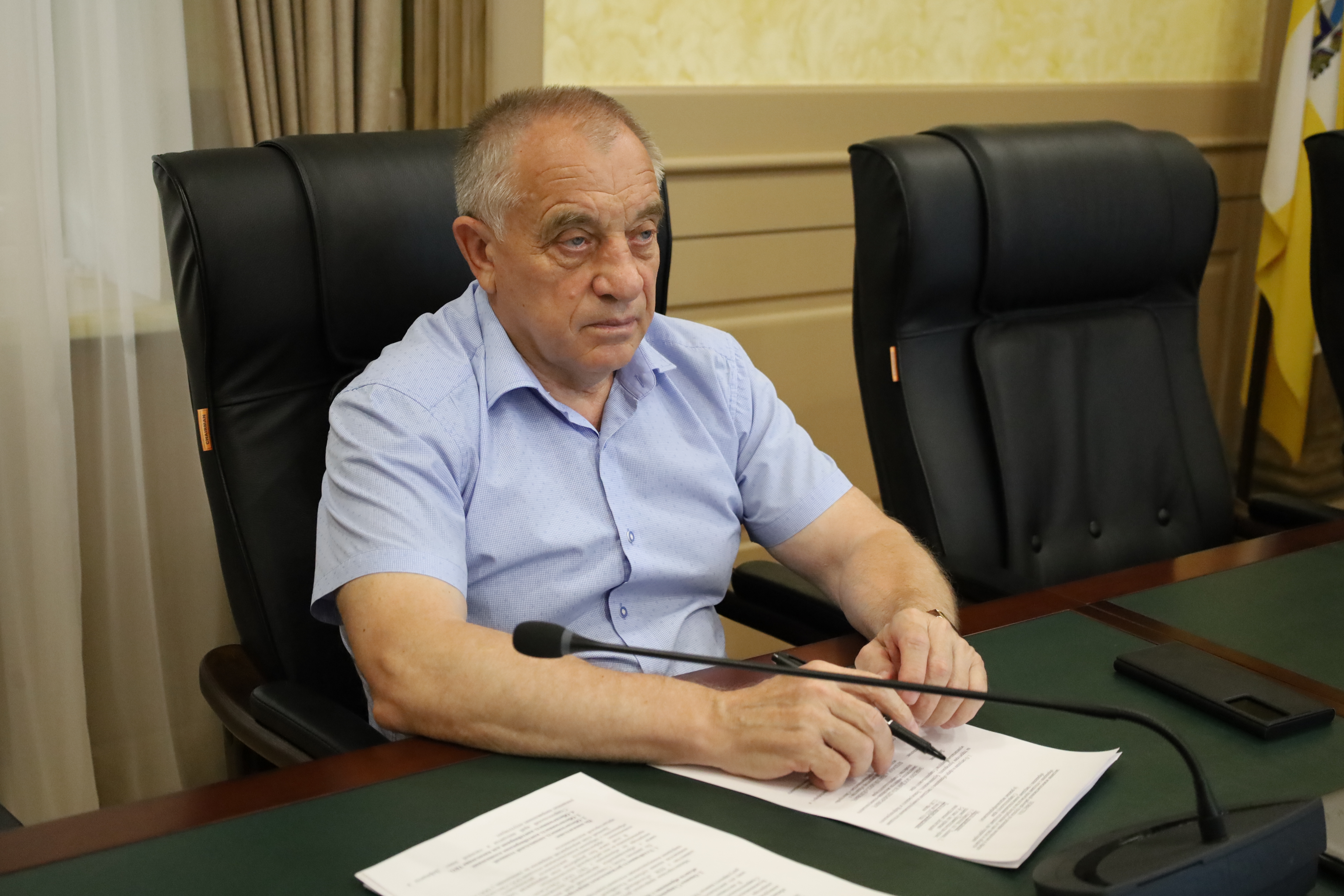 Региональному минЖКХ поручили проконтролировать своевременный вывоз мусора на востоке края