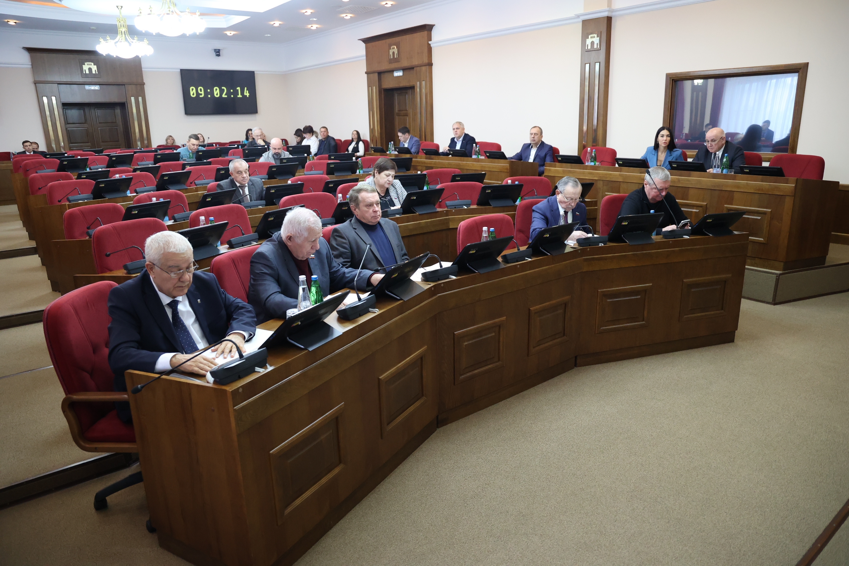 Утверждена повестка декабрьского заседания Думы