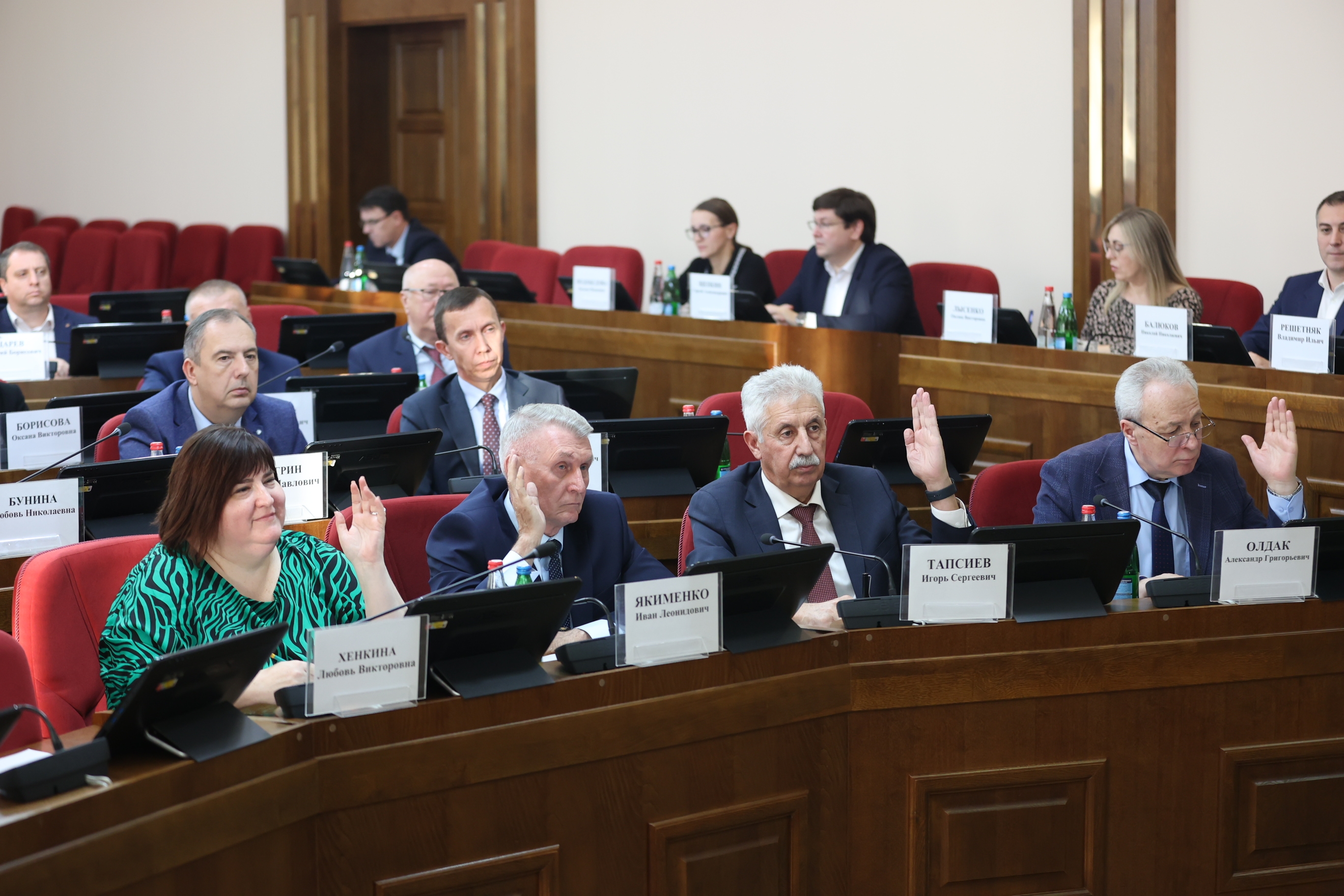 Депутаты рекомендовали к утверждению схему одномандатных избирательных округов и рассмотрели проект бюджета на 2026 год