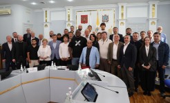 Краевые депутаты встретились с легендой мирового спорта