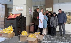 Дмитрий Судавцов передал маленьким пациентам яблоки из садов Ставрополья