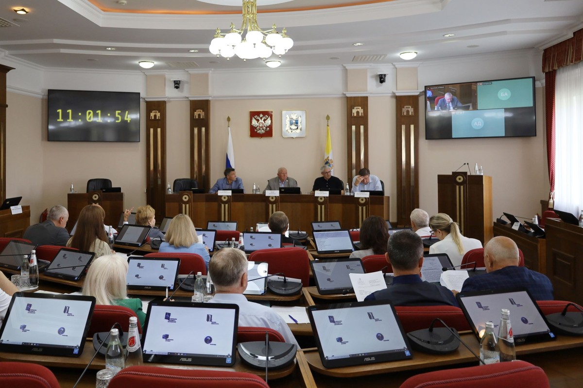 В краевой Думе обсудили введение лицензирования табачной и никотинсодержащей продукции