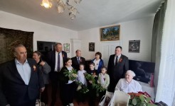 Анатолий Жданов поздравил ветерана Великой Отечественной войны с Днем Победы