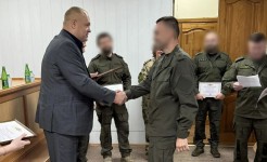 Отличившиеся по итогам года сотрудники Росгвардии отмечены наградами краевой Думы