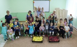 Игорь Андрющенко передал ставропольские яблоки детворе Арзгирского, Апанасенковского, Туркменского и Петровского округов