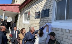 В селе Малые Ягуры открыта мемориальная доска памяти участника СВО Алексея Клочкова
