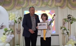 Анатолий Жданов поздравил коллектив детского сада «Солнышко» с юбилеем