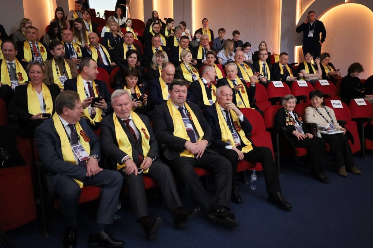 Николай Великдань и депутаты приняли участие в открытом диалоге Губернатора в Национальном центре «Россия»