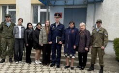 Валентина Муравьева передала пасхальные наборы воинам-десантникам Кавказского казачьего полка, находящимся на СВО