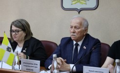 Николай Великдань провел рабочие встречи с депутатами Невинномысска и Кочубеевского округа