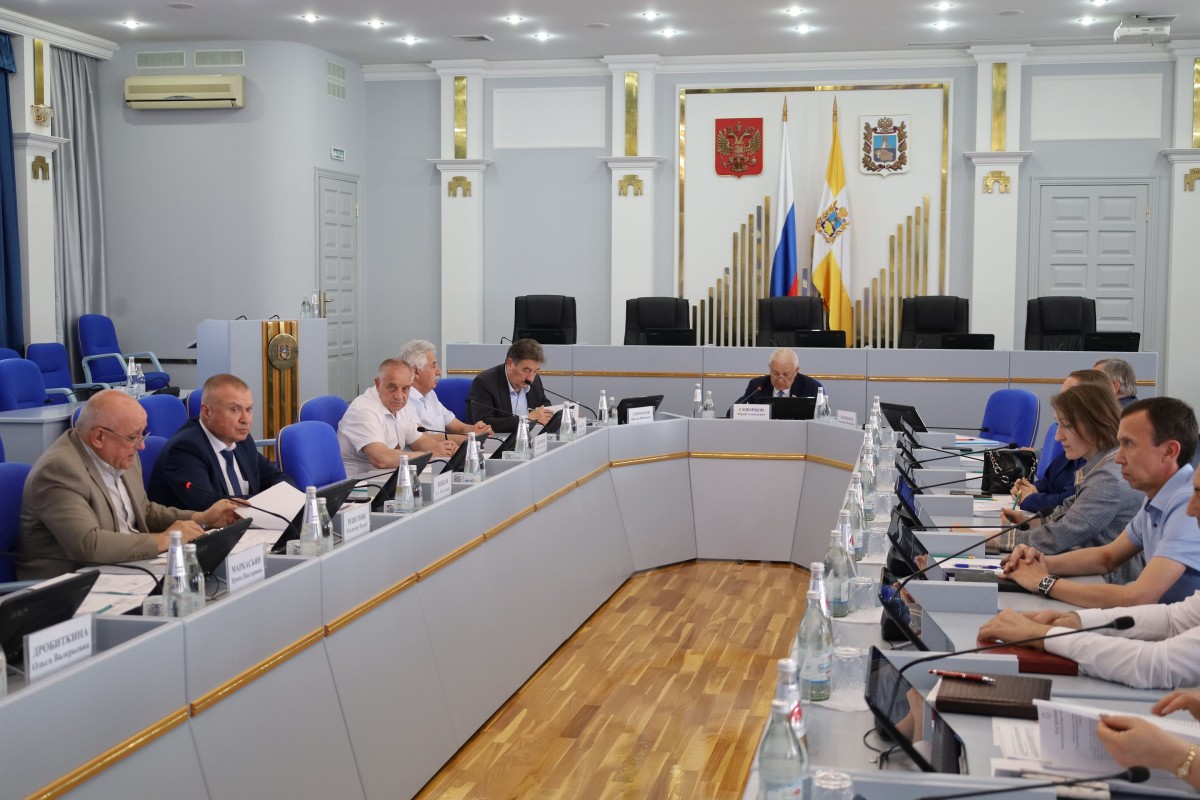 В Думе Ставрополья идет работа над законопроектом, предусматривающим снижение квалификационных требований для участников СВО